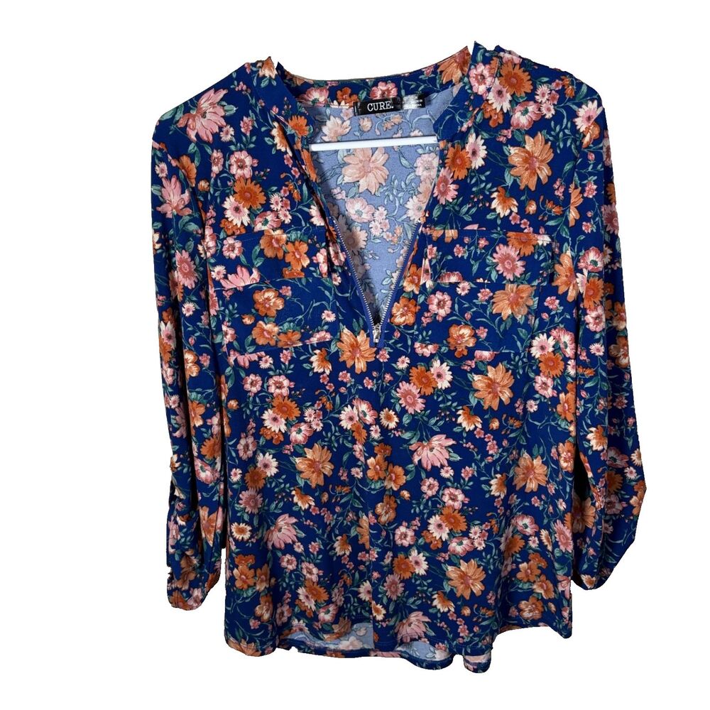 Cure. Blouse Women's Medium V-Neck Floral Printed 3/4 Sleeve Floral Shirt Top